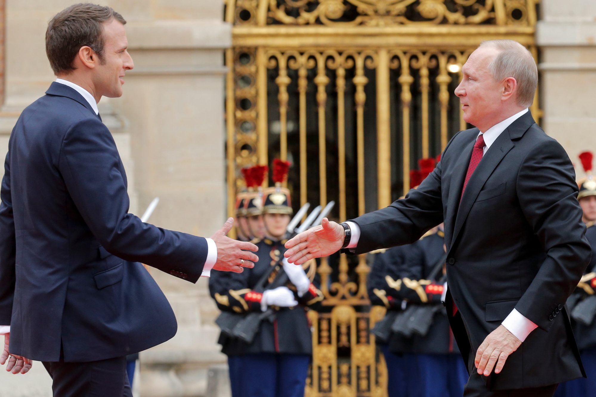 Rencontre d’Emmanuel Macron et de Vladimir Poutine à Versailles